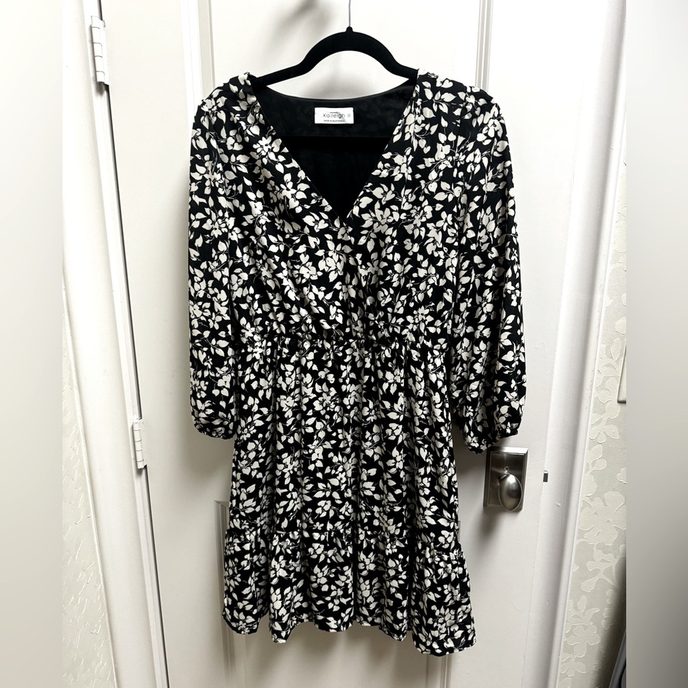 Kaileigh mini faux wrap dress 3/4 sleeves.  Sz S